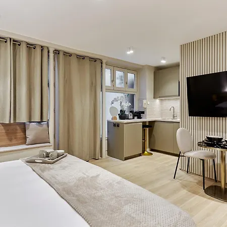 Center Of By Prestige * Paris