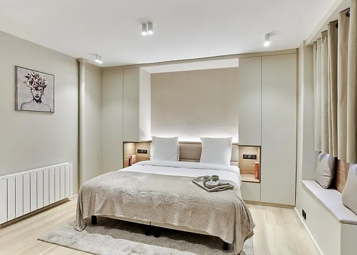 Daire Center Of By Prestige