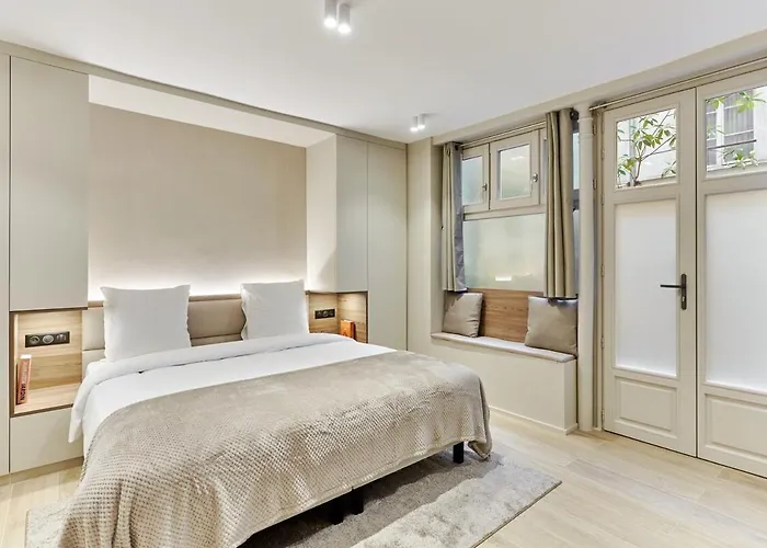Daire Center Of By Prestige *